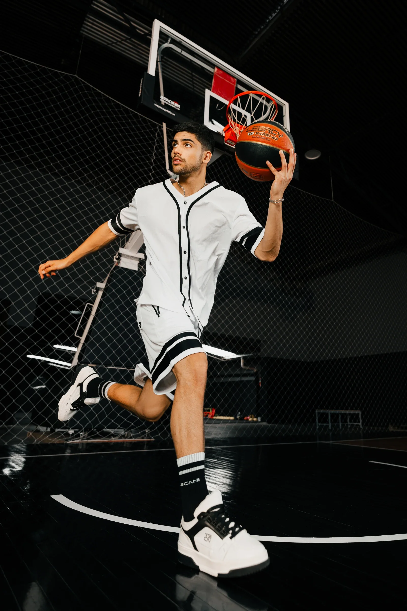 tascani-full-court-02